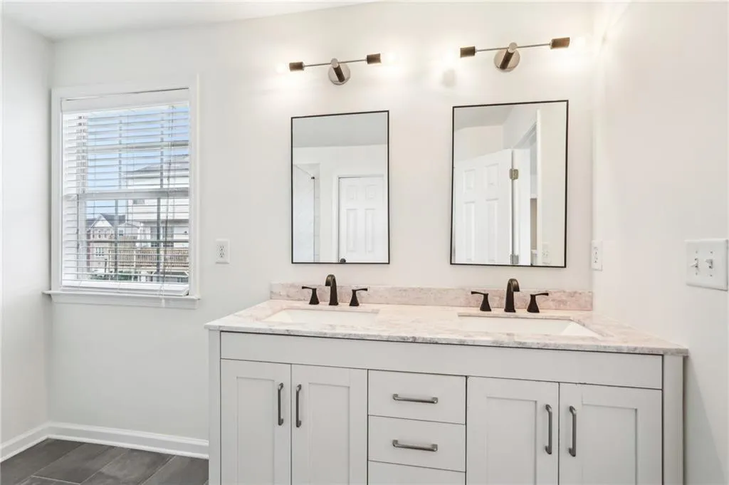3505 Chattahoochee Summit Lane Se Unit 25, Atlanta, Georgia 30339, 3 Bedrooms Bedrooms, ,3 BathroomsBathrooms,Residential,For Sale,3505 Chattahoochee Summit Lane Se Unit 25,7627990