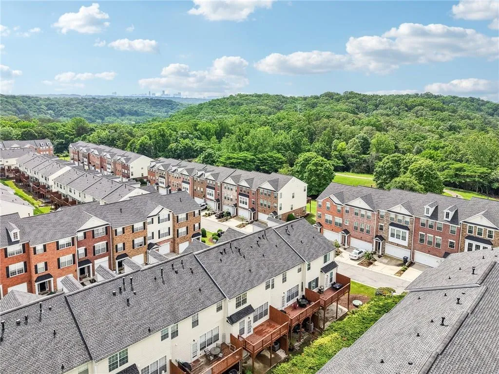 3505 Chattahoochee Summit Lane Se Unit 25, Atlanta, Georgia 30339, 3 Bedrooms Bedrooms, ,3 BathroomsBathrooms,Residential,For Sale,3505 Chattahoochee Summit Lane Se Unit 25,7627990