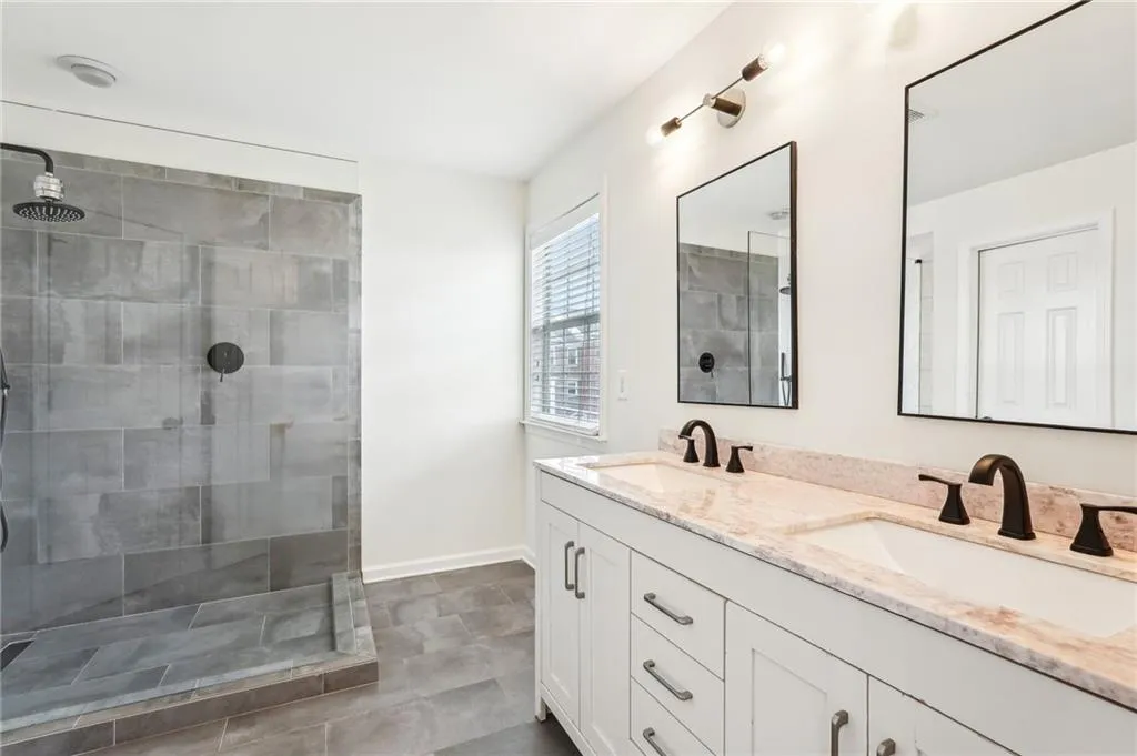 3505 Chattahoochee Summit Lane Se Unit 25, Atlanta, Georgia 30339, 3 Bedrooms Bedrooms, ,3 BathroomsBathrooms,Residential,For Sale,3505 Chattahoochee Summit Lane Se Unit 25,7627990