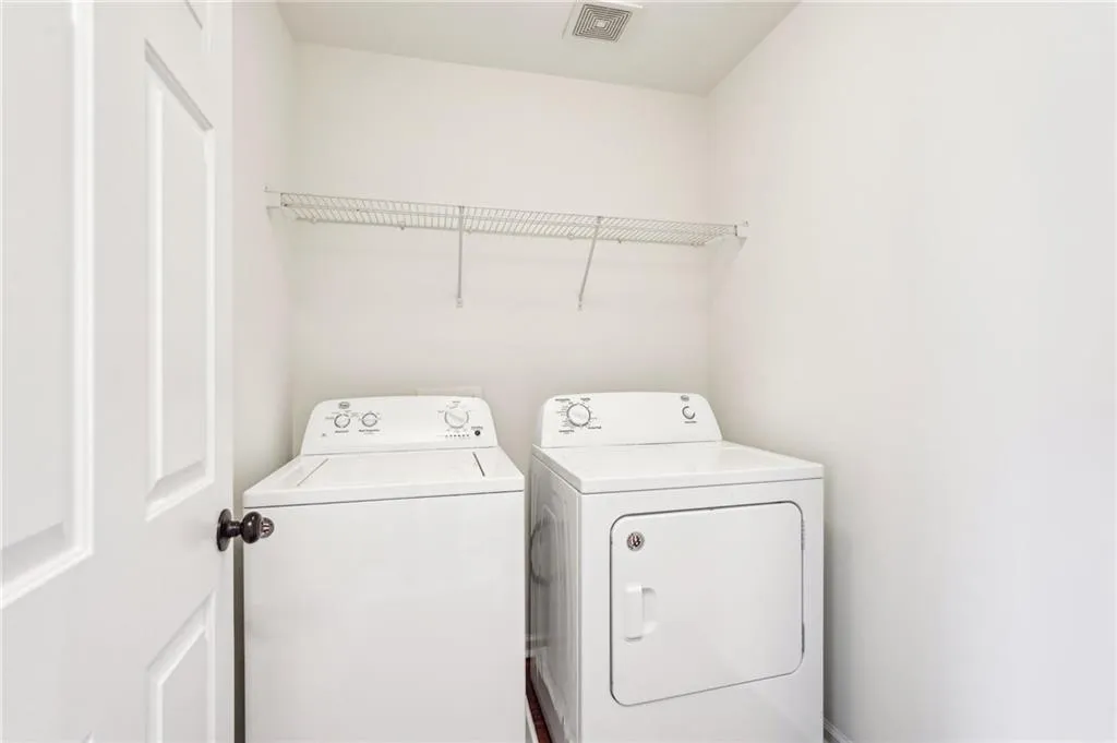 3505 Chattahoochee Summit Lane Se Unit 25, Atlanta, Georgia 30339, 3 Bedrooms Bedrooms, ,3 BathroomsBathrooms,Residential,For Sale,3505 Chattahoochee Summit Lane Se Unit 25,7627990