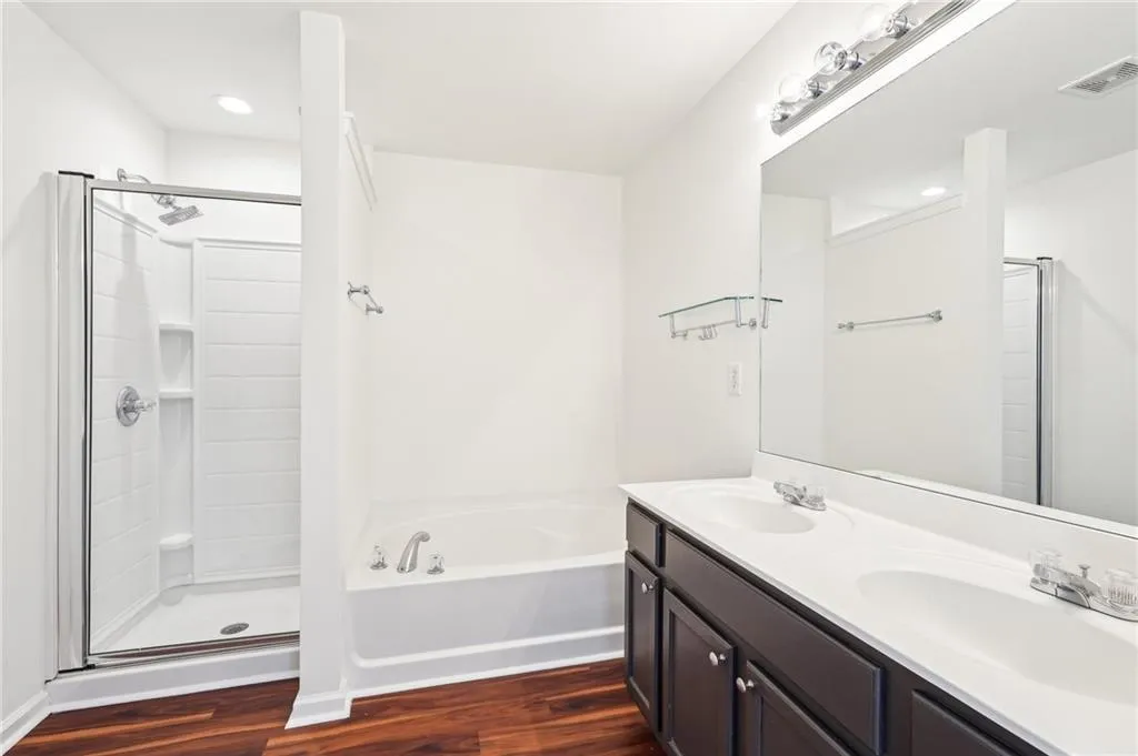 3505 Chattahoochee Summit Lane Se Unit 25, Atlanta, Georgia 30339, 3 Bedrooms Bedrooms, ,3 BathroomsBathrooms,Residential,For Sale,3505 Chattahoochee Summit Lane Se Unit 25,7627990