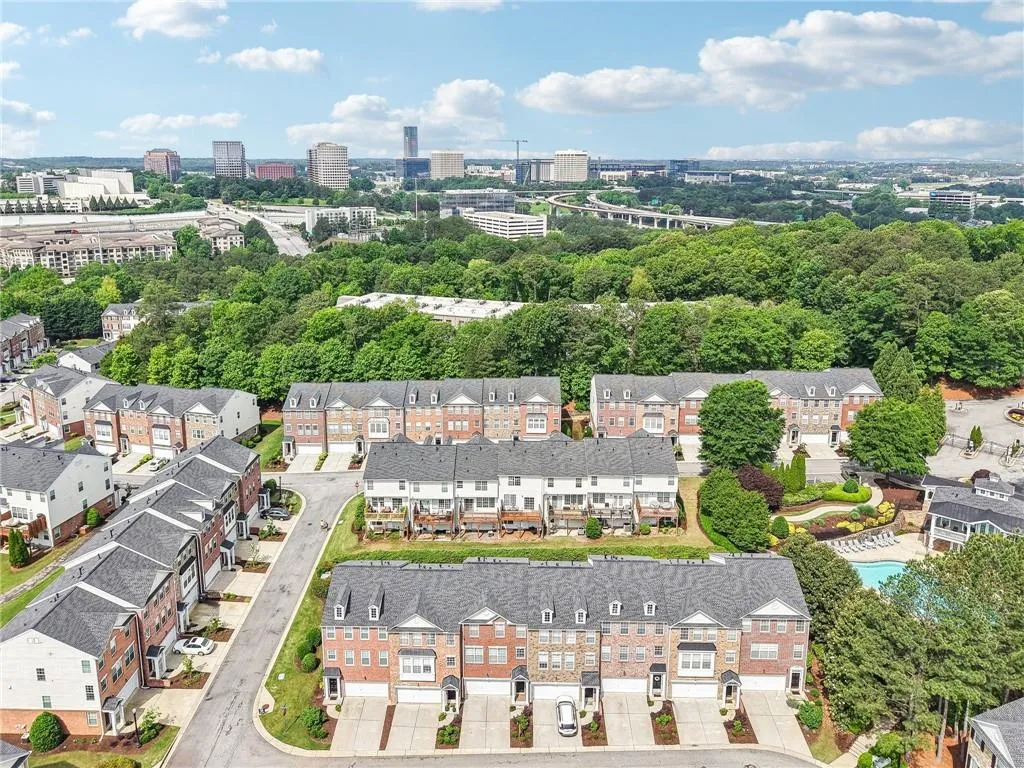 3505 Chattahoochee Summit Lane Se Unit 25, Atlanta, Georgia 30339, 3 Bedrooms Bedrooms, ,3 BathroomsBathrooms,Residential,For Sale,3505 Chattahoochee Summit Lane Se Unit 25,7627990