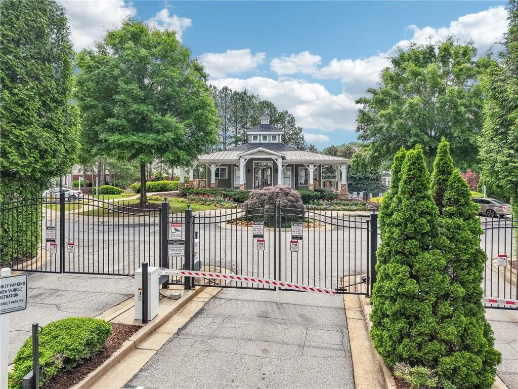 3505 Chattahoochee Summit Lane Se Unit 25, Atlanta, Georgia 30339, 3 Bedrooms Bedrooms, ,3 BathroomsBathrooms,Residential,For Sale,3505 Chattahoochee Summit Lane Se Unit 25,7627990