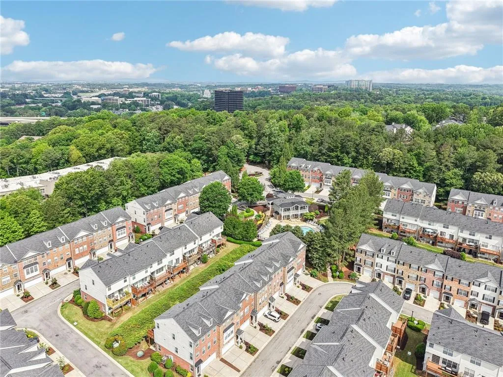 3505 Chattahoochee Summit Lane Se Unit 25, Atlanta, Georgia 30339, 3 Bedrooms Bedrooms, ,3 BathroomsBathrooms,Residential,For Sale,3505 Chattahoochee Summit Lane Se Unit 25,7627990