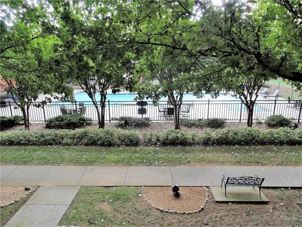 300 Johnson Ferry Road Ne Unit A206, Atlanta, Georgia 30328, 1 Bedroom Bedrooms, ,1 BathroomBathrooms,Residential,Sold,300 Johnson Ferry Road Ne Unit A206,6071054