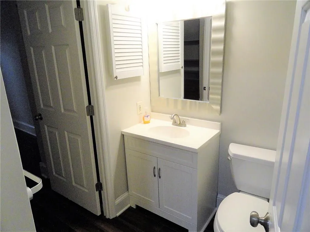 300 Johnson Ferry Road Ne Unit A206, Atlanta, Georgia 30328, 1 Bedroom Bedrooms, ,1 BathroomBathrooms,Residential,Sold,300 Johnson Ferry Road Ne Unit A206,6071054