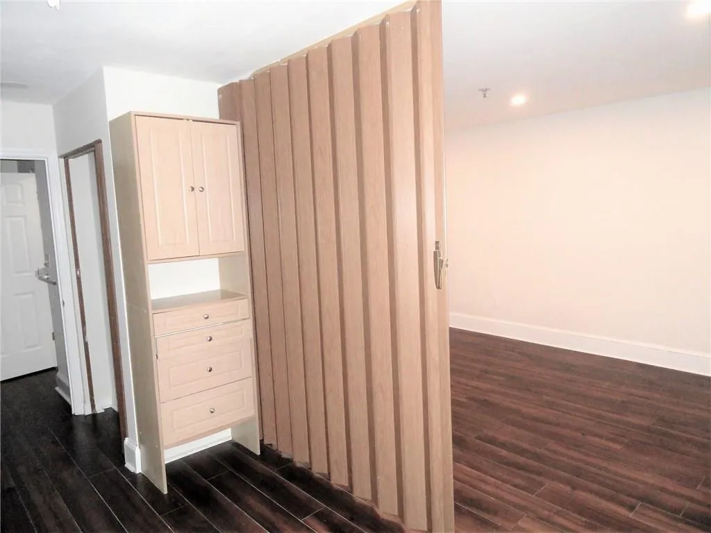 300 Johnson Ferry Road Ne Unit A206, Atlanta, Georgia 30328, 1 Bedroom Bedrooms, ,1 BathroomBathrooms,Residential,Sold,300 Johnson Ferry Road Ne Unit A206,6071054