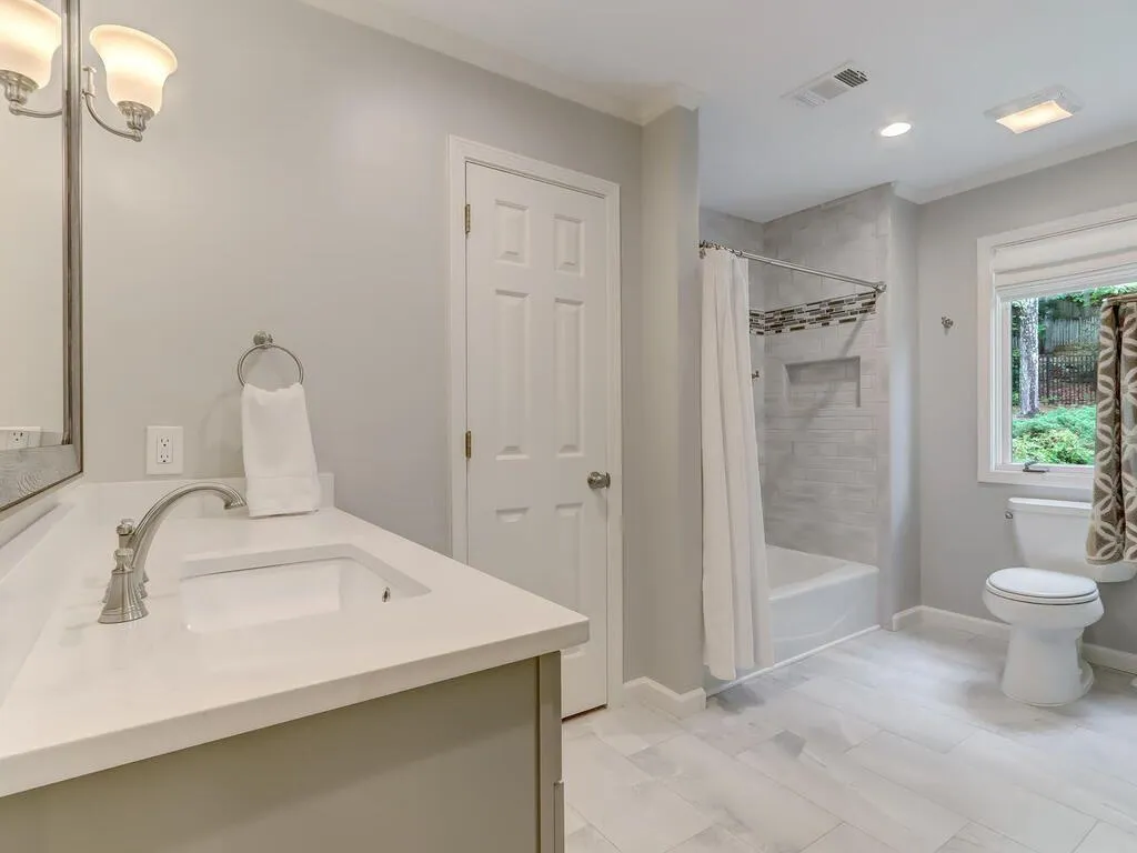 7820 Landowne Drive, Sandy Springs, Georgia 30350, 5 Bedrooms Bedrooms, ,6 BathroomsBathrooms,Residential,Sold,7820 Landowne Drive,7214418