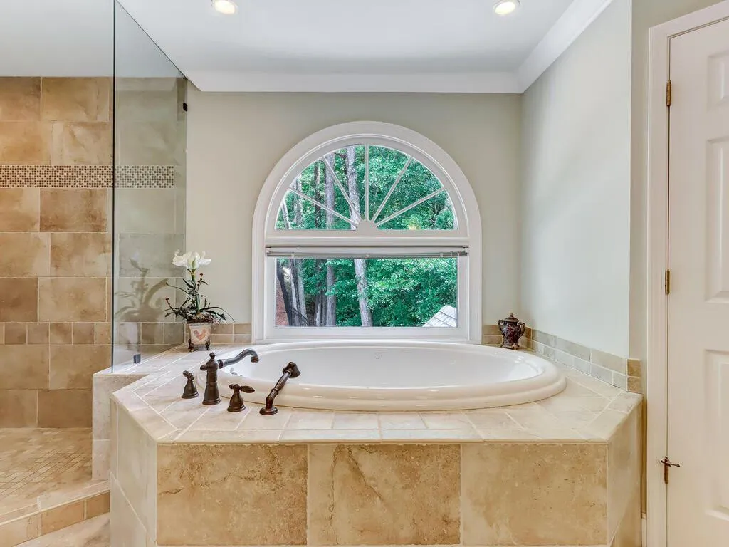 7820 Landowne Drive, Sandy Springs, Georgia 30350, 5 Bedrooms Bedrooms, ,6 BathroomsBathrooms,Residential,Sold,7820 Landowne Drive,7214418