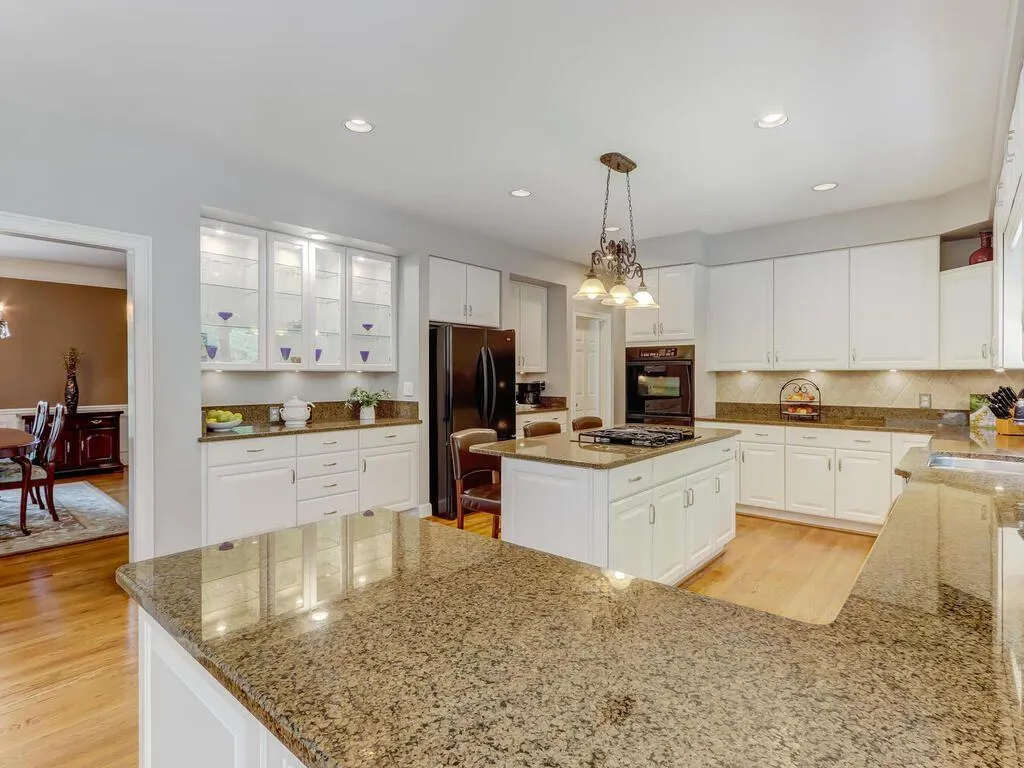 7820 Landowne Drive, Sandy Springs, Georgia 30350, 5 Bedrooms Bedrooms, ,6 BathroomsBathrooms,Residential,Sold,7820 Landowne Drive,7214418