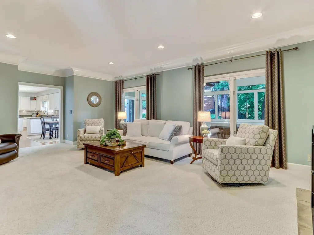 7820 Landowne Drive, Sandy Springs, Georgia 30350, 5 Bedrooms Bedrooms, ,6 BathroomsBathrooms,Residential,Sold,7820 Landowne Drive,7214418