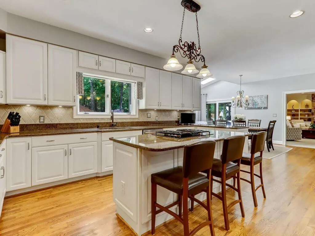 7820 Landowne Drive, Sandy Springs, Georgia 30350, 5 Bedrooms Bedrooms, ,6 BathroomsBathrooms,Residential,Sold,7820 Landowne Drive,7214418