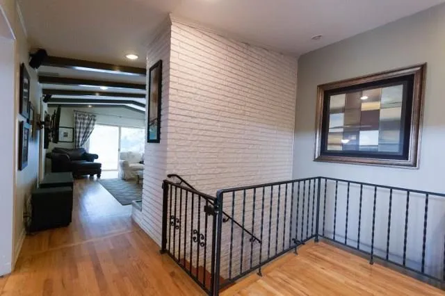 725 Edgewater Trail, Sandy Springs, Georgia 30328, 4 Bedrooms Bedrooms, ,3 BathroomsBathrooms,Residential,Sold,725 Edgewater Trail,5608466