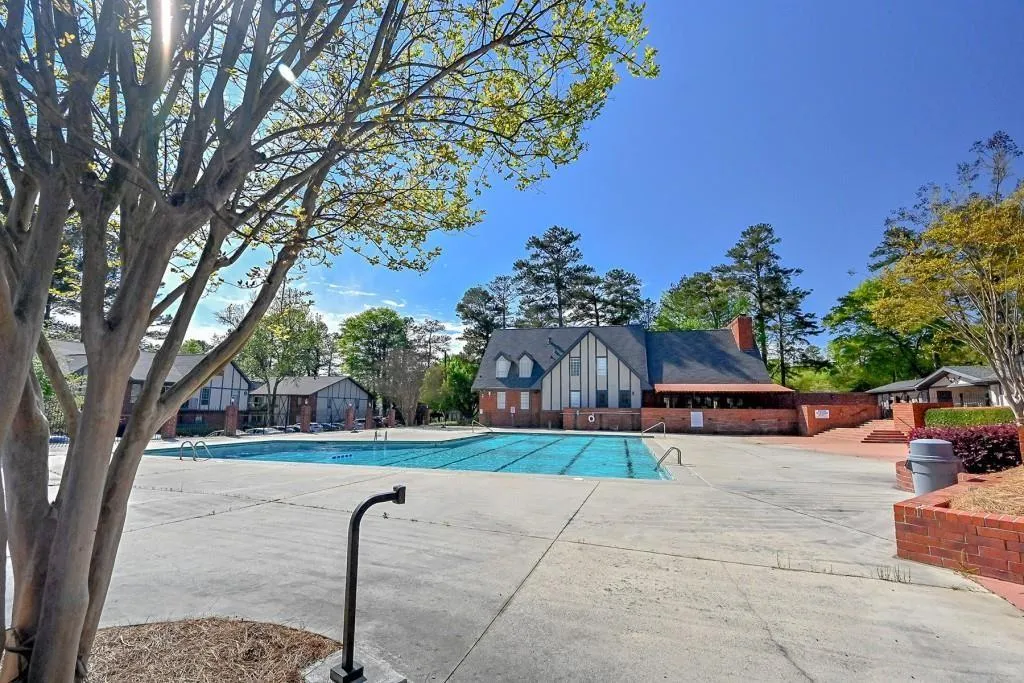 6851 Roswell Road Unit I14, Sandy Springs, Georgia 30328, 3 Bedrooms Bedrooms, ,2 BathroomsBathrooms,Residential,Sold,6851 Roswell Road Unit I14,6880206