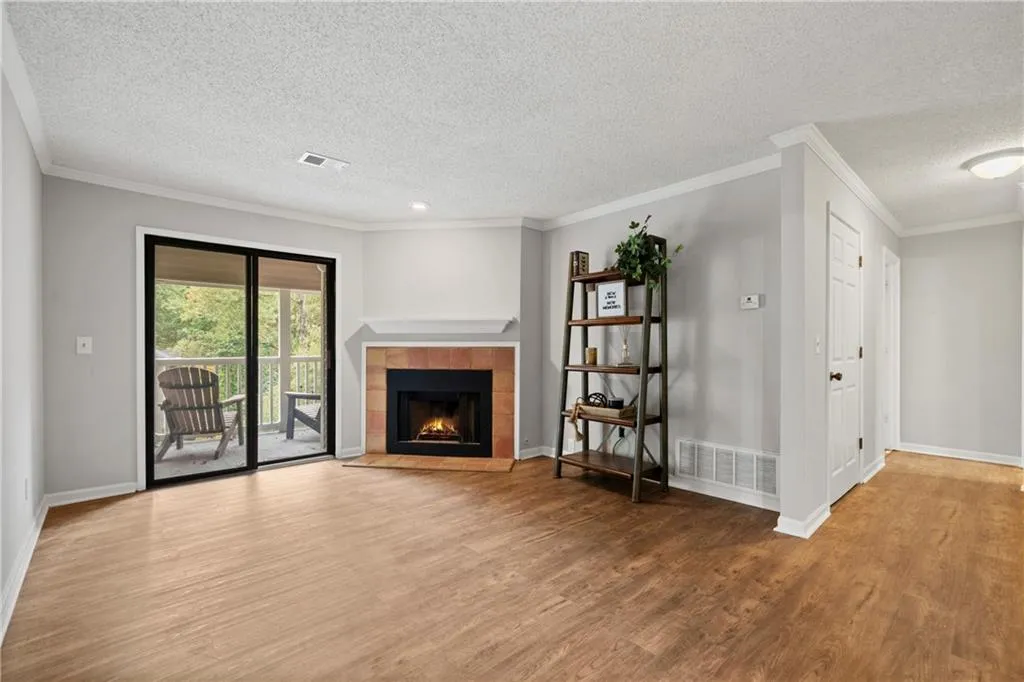 310 Barrington Hills Drive Unit 310, Atlanta, Georgia 30350, 2 Bedrooms Bedrooms, ,2 BathroomsBathrooms,Residential,Sold,310 Barrington Hills Drive Unit 310,7483136