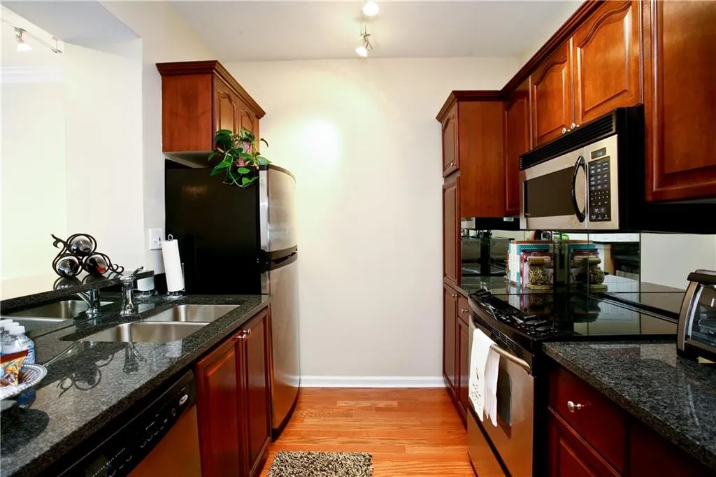 2411 River Green Drive Nw Unit 2411, Atlanta, Georgia 30327, 1 Bedroom Bedrooms, ,1 BathroomBathrooms,Residential,Sold,2411 River Green Drive Nw Unit 2411,5825378