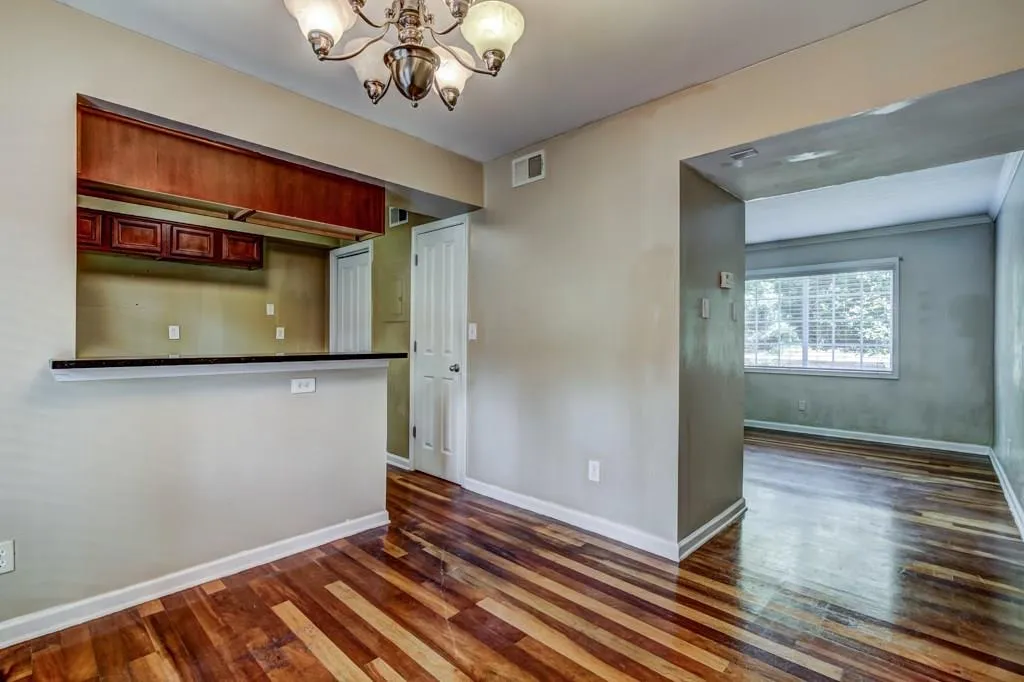 6940 Roswell Road Unit 24e, Atlanta, Georgia 30328, 1 Bedroom Bedrooms, ,1 BathroomBathrooms,Residential,Sold,6940 Roswell Road Unit 24e,5881848