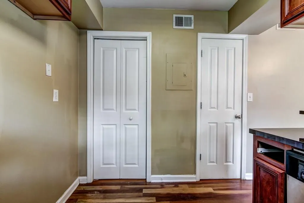 6940 Roswell Road Unit 24e, Atlanta, Georgia 30328, 1 Bedroom Bedrooms, ,1 BathroomBathrooms,Residential,Sold,6940 Roswell Road Unit 24e,5881848