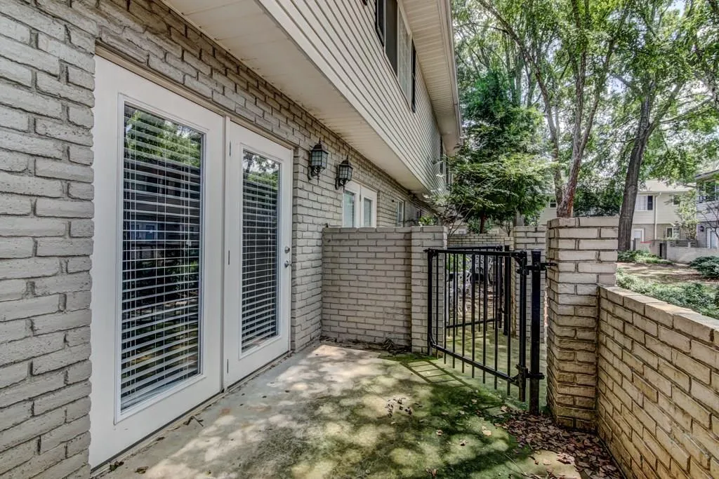 6940 Roswell Road Unit 24e, Atlanta, Georgia 30328, 1 Bedroom Bedrooms, ,1 BathroomBathrooms,Residential,Sold,6940 Roswell Road Unit 24e,5881848