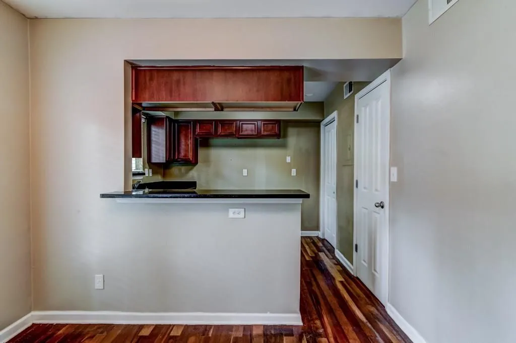 6940 Roswell Road Unit 24e, Atlanta, Georgia 30328, 1 Bedroom Bedrooms, ,1 BathroomBathrooms,Residential,Sold,6940 Roswell Road Unit 24e,5881848