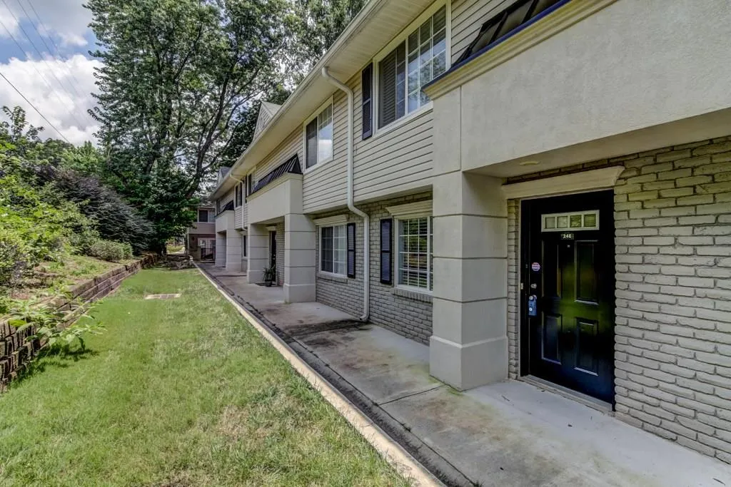 6940 Roswell Road Unit 24e, Atlanta, Georgia 30328, 1 Bedroom Bedrooms, ,1 BathroomBathrooms,Residential,Sold,6940 Roswell Road Unit 24e,5881848