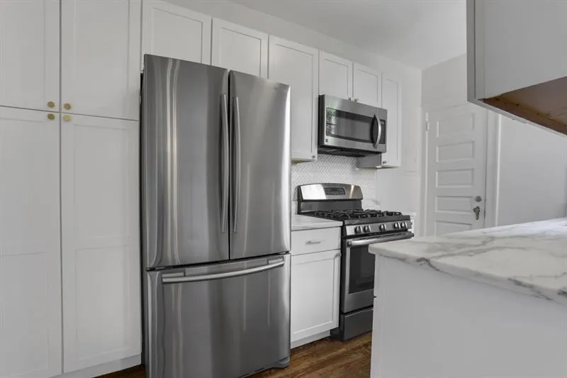 8 Collier Road Nw Unit B2, Atlanta, Georgia 30309, 2 Bedrooms Bedrooms, ,1 BathroomBathrooms,Residential,For Sale,8 Collier Road Nw Unit B2,7601678