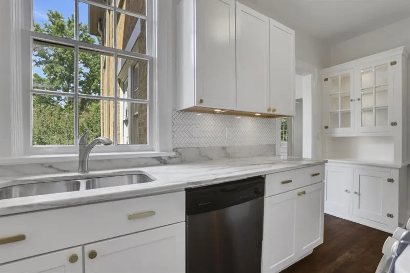 8 Collier Road Nw Unit B2, Atlanta, Georgia 30309, 2 Bedrooms Bedrooms, ,1 BathroomBathrooms,Residential,For Sale,8 Collier Road Nw Unit B2,7601678