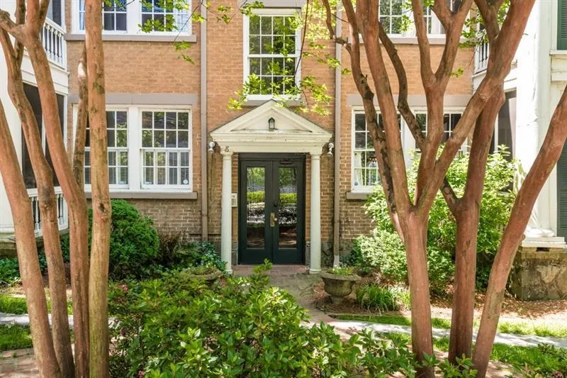 8 Collier Road Nw Unit B2, Atlanta, Georgia 30309, 2 Bedrooms Bedrooms, ,1 BathroomBathrooms,Residential,For Sale,8 Collier Road Nw Unit B2,7601678