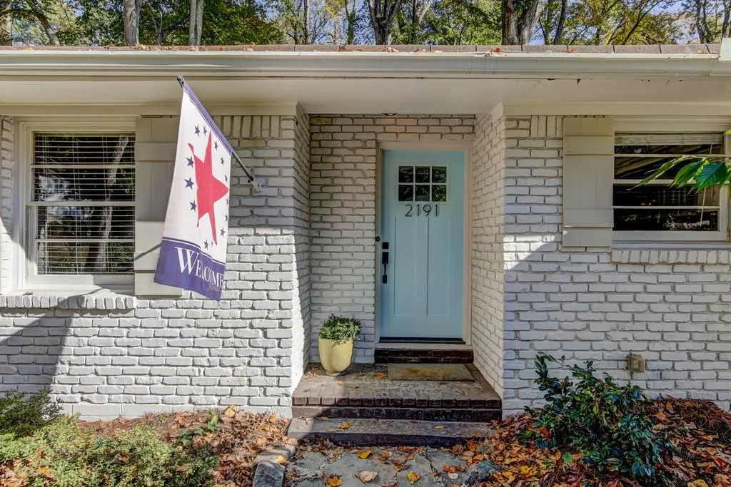 2191 Fairway Circle Ne, Brookhaven, Georgia 30319, 4 Bedrooms Bedrooms, ,3 BathroomsBathrooms,Residential,Sold,2191 Fairway Circle Ne,5933441