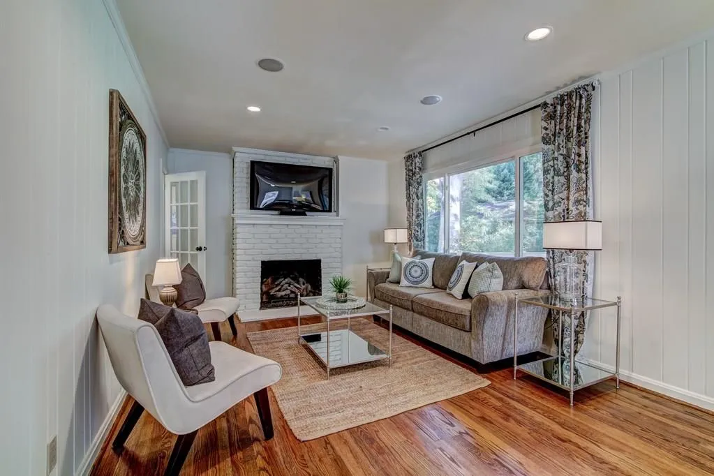 2191 Fairway Circle Ne, Brookhaven, Georgia 30319, 4 Bedrooms Bedrooms, ,3 BathroomsBathrooms,Residential,Sold,2191 Fairway Circle Ne,5933441