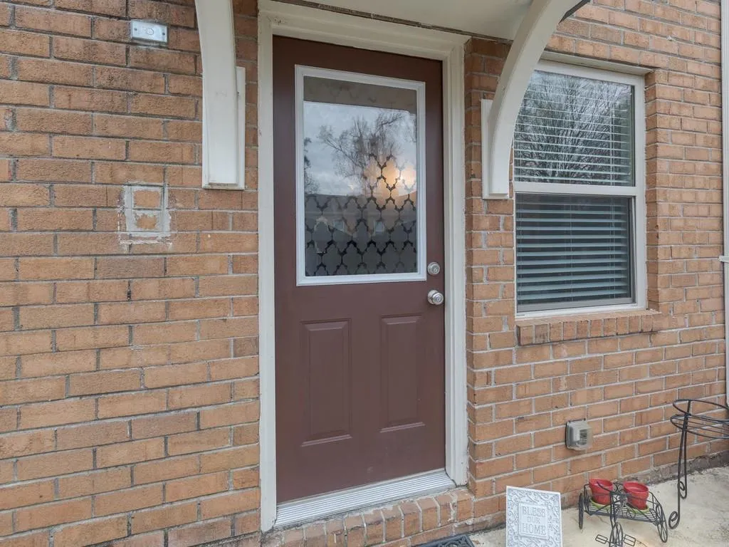 215 Winding River Drive Unit C, Sandy Springs, Georgia 30350, 2 Bedrooms Bedrooms, ,2 BathroomsBathrooms,Residential,Sold,215 Winding River Drive Unit C,6526215
