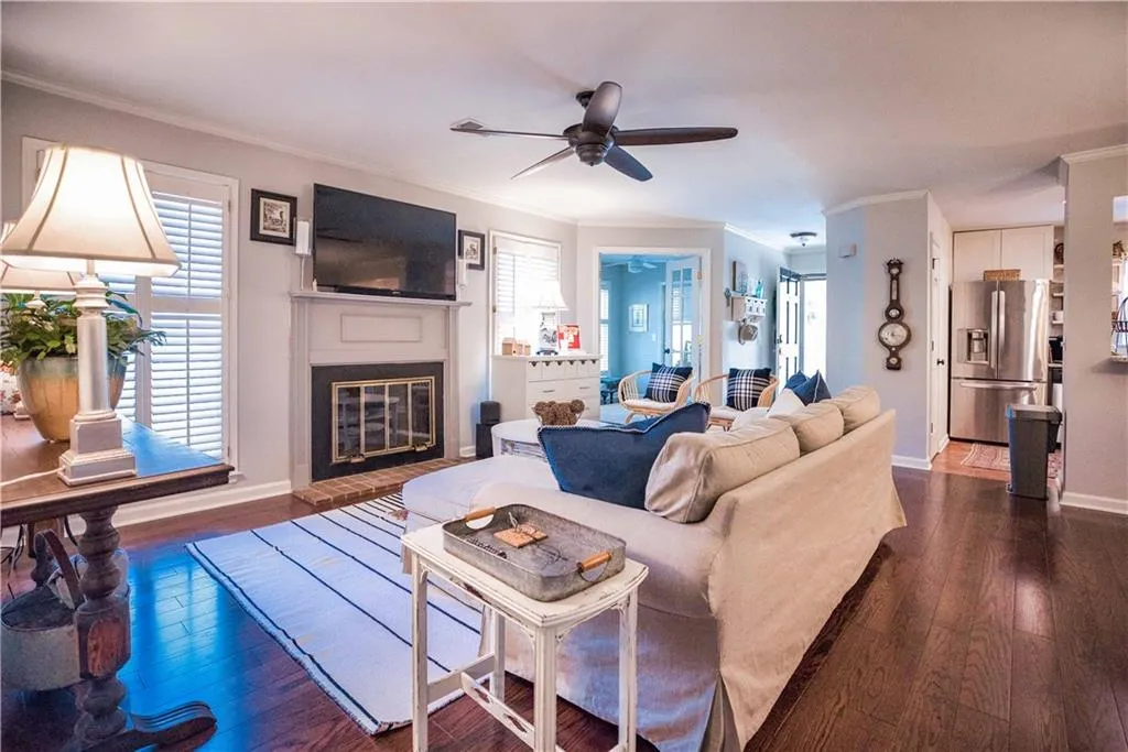 407 Bainbridge Drive Nw, Atlanta, Georgia 30327, 2 Bedrooms Bedrooms, ,2 BathroomsBathrooms,Residential,Sold,407 Bainbridge Drive Nw,6703039