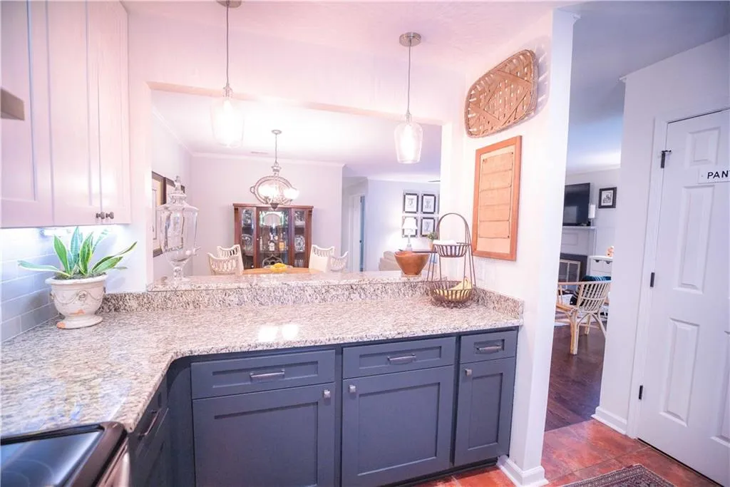 407 Bainbridge Drive Nw, Atlanta, Georgia 30327, 2 Bedrooms Bedrooms, ,2 BathroomsBathrooms,Residential,Sold,407 Bainbridge Drive Nw,6703039