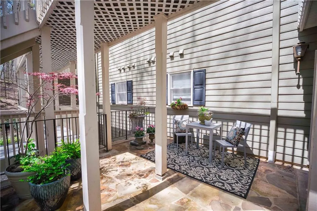 407 Bainbridge Drive Nw, Atlanta, Georgia 30327, 2 Bedrooms Bedrooms, ,2 BathroomsBathrooms,Residential,Sold,407 Bainbridge Drive Nw,6703039