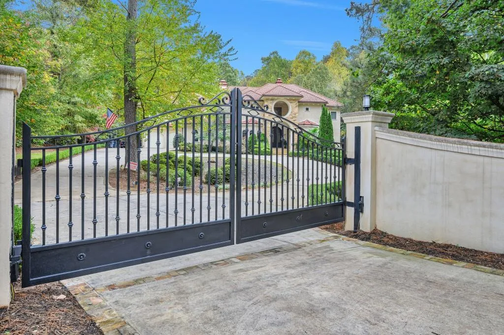 7855 Saddle Ridge Drive, Sandy Springs, Georgia 30350, 6 Bedrooms Bedrooms, ,7 BathroomsBathrooms,Residential,Sold,7855 Saddle Ridge Drive,6778341