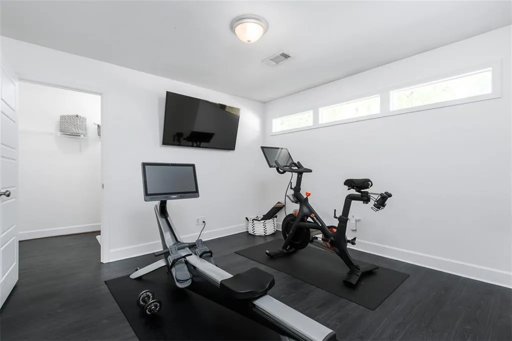 7173 Riverside Drive, Sandy Springs, Georgia 30328, 4 Bedrooms Bedrooms, ,2 BathroomsBathrooms,Residential,Sold,7173 Riverside Drive,6935157