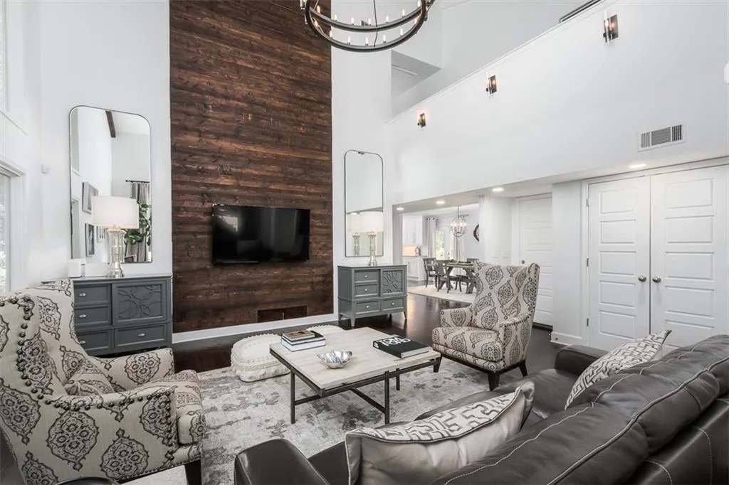 7173 Riverside Drive, Sandy Springs, Georgia 30328, 4 Bedrooms Bedrooms, ,2 BathroomsBathrooms,Residential,Sold,7173 Riverside Drive,6935157