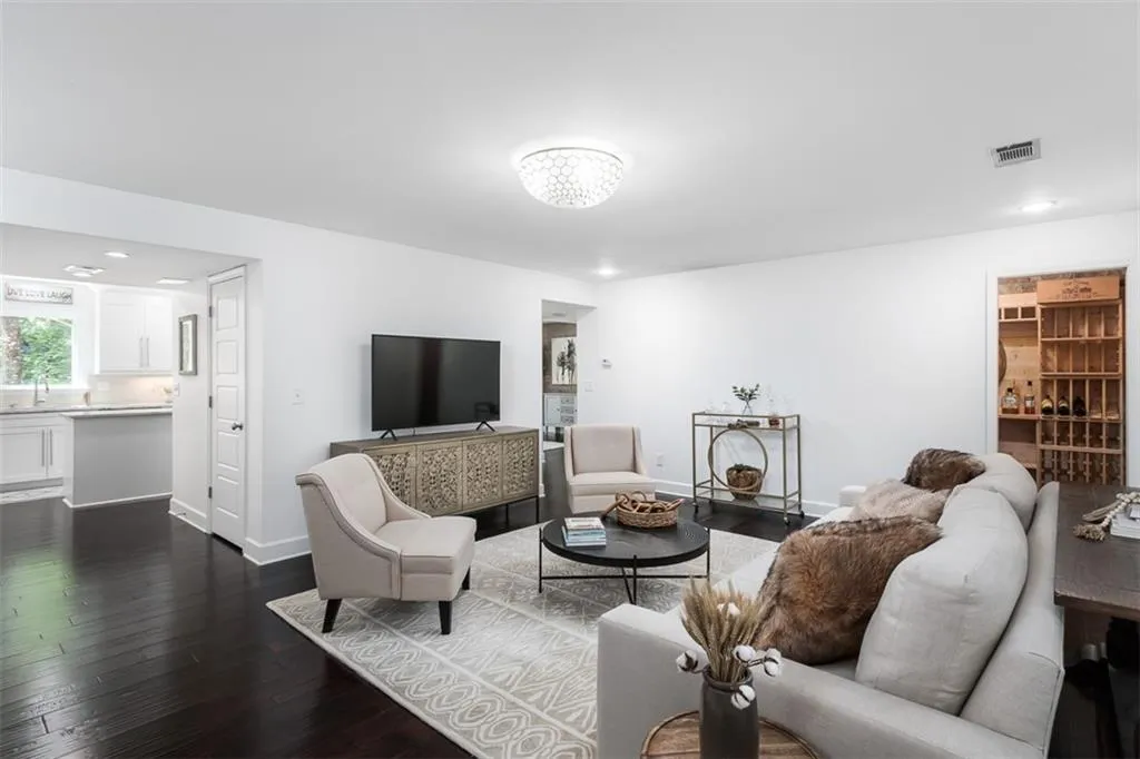 7173 Riverside Drive, Sandy Springs, Georgia 30328, 4 Bedrooms Bedrooms, ,2 BathroomsBathrooms,Residential,Sold,7173 Riverside Drive,6935157