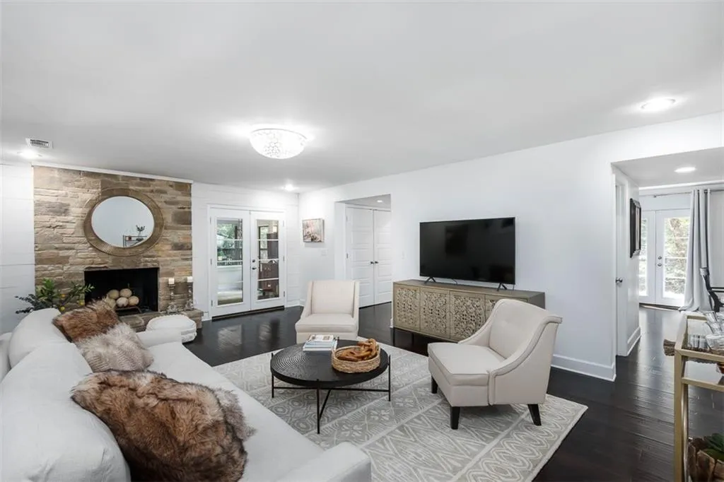 7173 Riverside Drive, Sandy Springs, Georgia 30328, 4 Bedrooms Bedrooms, ,2 BathroomsBathrooms,Residential,Sold,7173 Riverside Drive,6935157