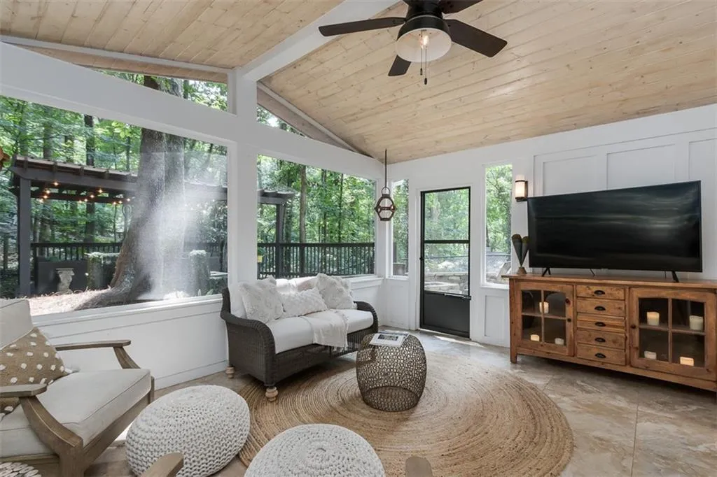 7173 Riverside Drive, Sandy Springs, Georgia 30328, 4 Bedrooms Bedrooms, ,2 BathroomsBathrooms,Residential,Sold,7173 Riverside Drive,6935157