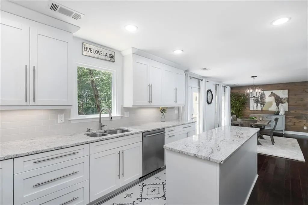7173 Riverside Drive, Sandy Springs, Georgia 30328, 4 Bedrooms Bedrooms, ,2 BathroomsBathrooms,Residential,Sold,7173 Riverside Drive,6935157