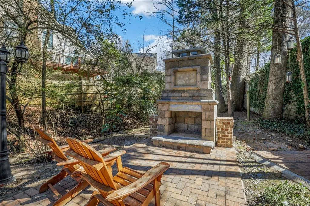 420 Glenridge Close Court, Atlanta, Georgia 30328, 4 Bedrooms Bedrooms, ,2 BathroomsBathrooms,Residential,Sold,420 Glenridge Close Court,7528513
