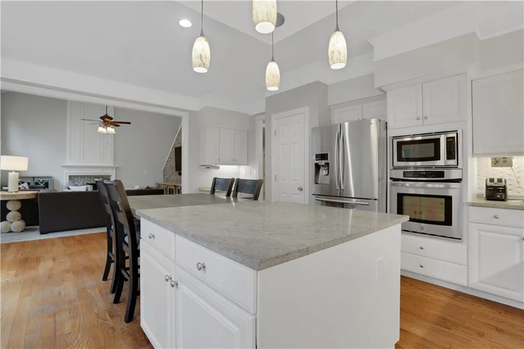 420 Glenridge Close Court, Atlanta, Georgia 30328, 4 Bedrooms Bedrooms, ,2 BathroomsBathrooms,Residential,Sold,420 Glenridge Close Court,7528513