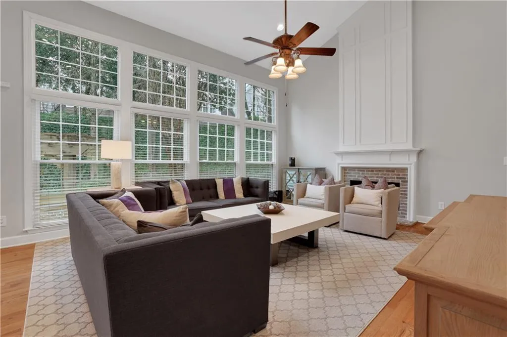 420 Glenridge Close Court, Atlanta, Georgia 30328, 4 Bedrooms Bedrooms, ,2 BathroomsBathrooms,Residential,Sold,420 Glenridge Close Court,7528513