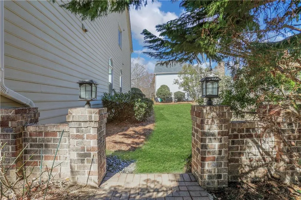 420 Glenridge Close Court, Atlanta, Georgia 30328, 4 Bedrooms Bedrooms, ,2 BathroomsBathrooms,Residential,Sold,420 Glenridge Close Court,7528513