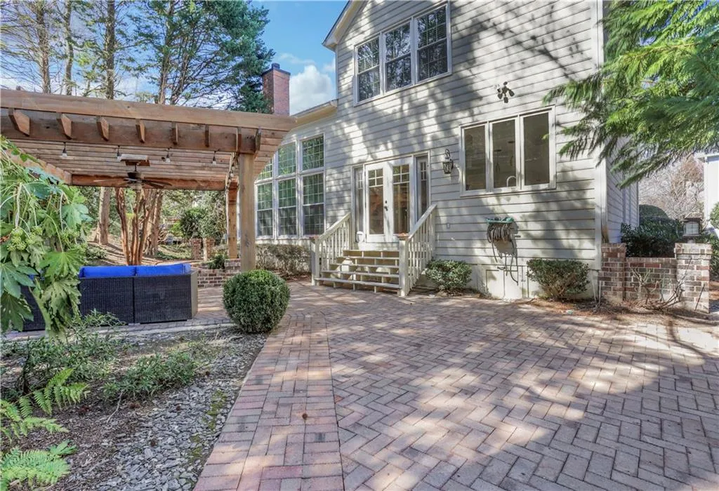 420 Glenridge Close Court, Atlanta, Georgia 30328, 4 Bedrooms Bedrooms, ,2 BathroomsBathrooms,Residential,Sold,420 Glenridge Close Court,7528513