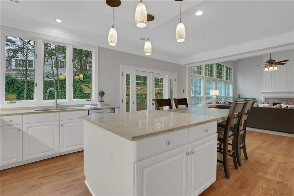 420 Glenridge Close Court, Atlanta, Georgia 30328, 4 Bedrooms Bedrooms, ,2 BathroomsBathrooms,Residential,Sold,420 Glenridge Close Court,7528513