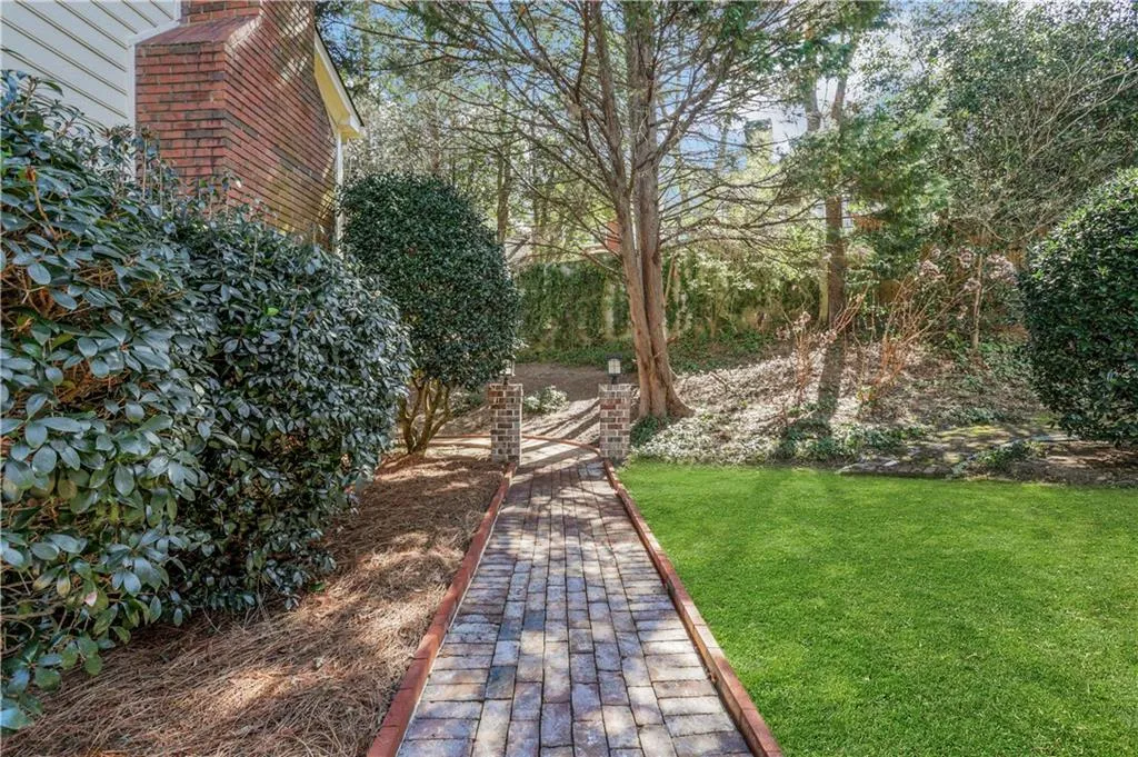 420 Glenridge Close Court, Atlanta, Georgia 30328, 4 Bedrooms Bedrooms, ,2 BathroomsBathrooms,Residential,Sold,420 Glenridge Close Court,7528513