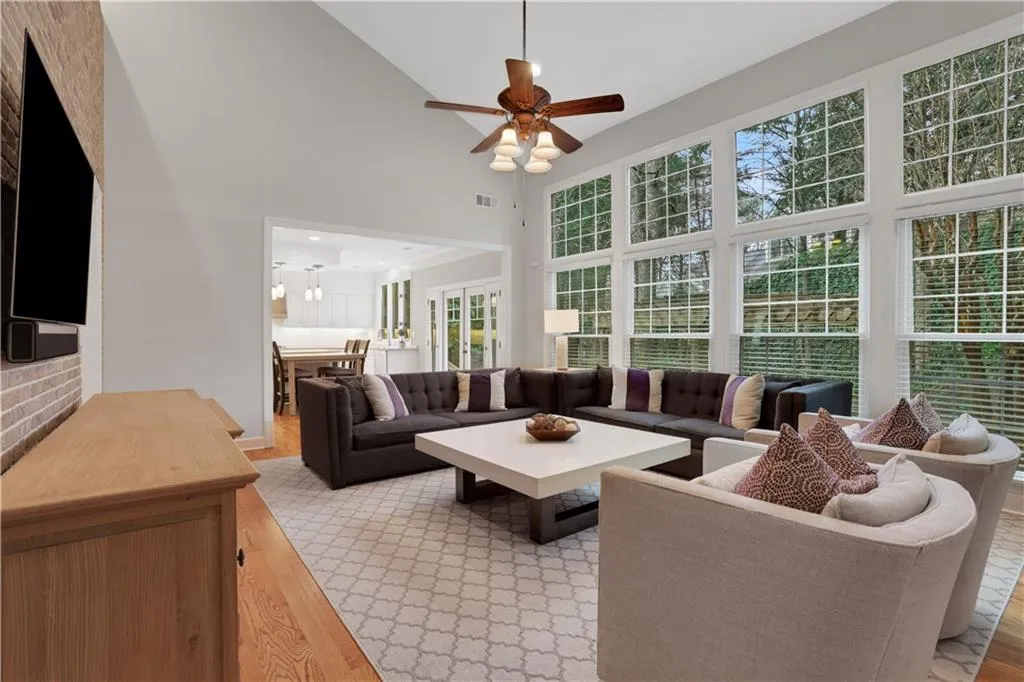 420 Glenridge Close Court, Atlanta, Georgia 30328, 4 Bedrooms Bedrooms, ,2 BathroomsBathrooms,Residential,Sold,420 Glenridge Close Court,7528513