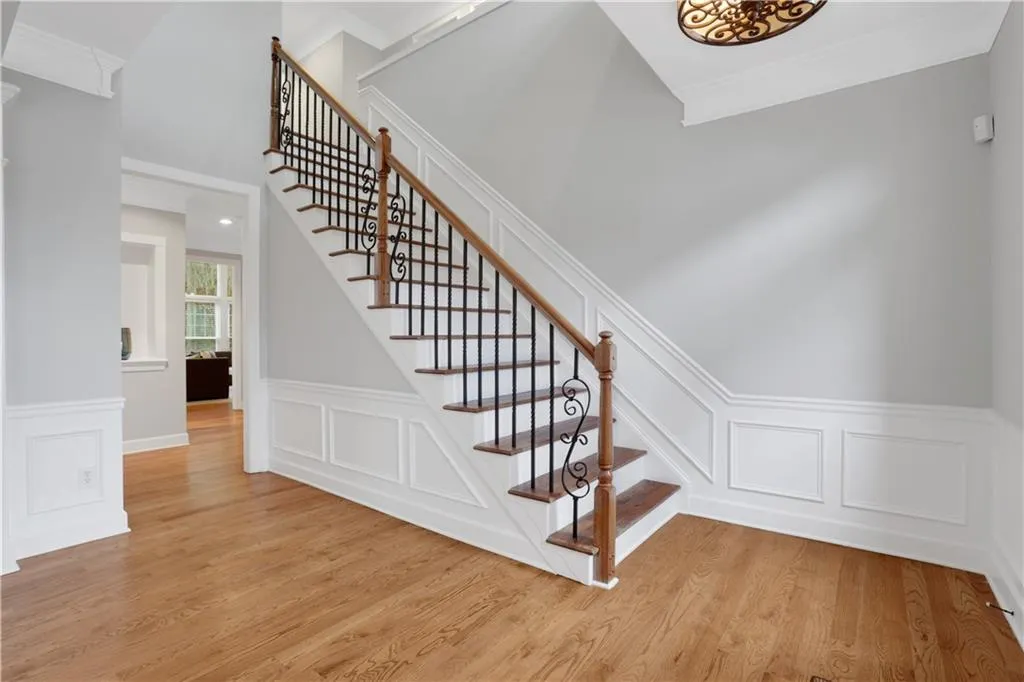420 Glenridge Close Court, Atlanta, Georgia 30328, 4 Bedrooms Bedrooms, ,2 BathroomsBathrooms,Residential,Sold,420 Glenridge Close Court,7528513